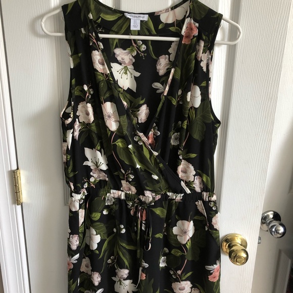 Romper- black floral with drawstring - Picture 6 of 6